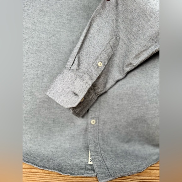 🔴Men’s American Eagle Button Up Shirt XL Gray Seriously Soft Long Sleeve Casual - Picture 3 of 10